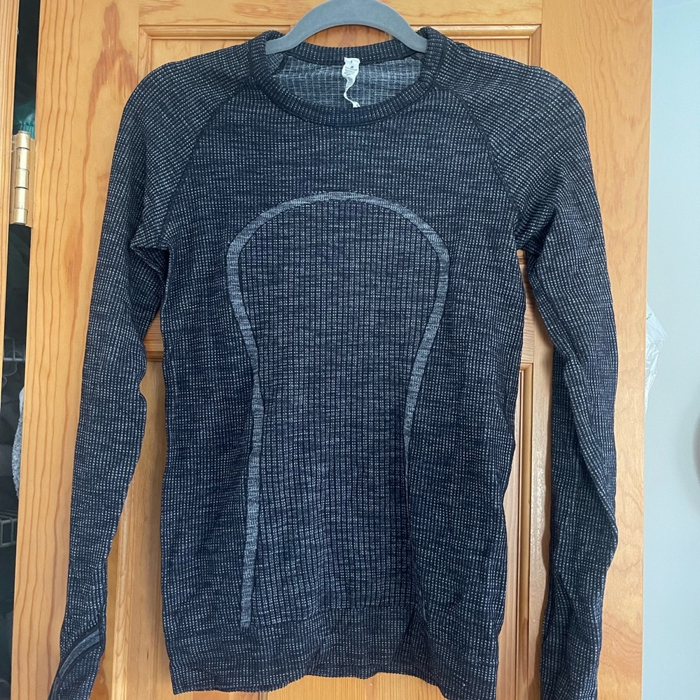 Lululemon wool tech long sleeve size 8